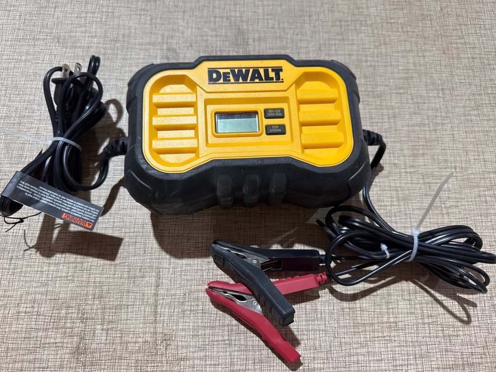 12 volt Lithium DeWalt Battery Charger