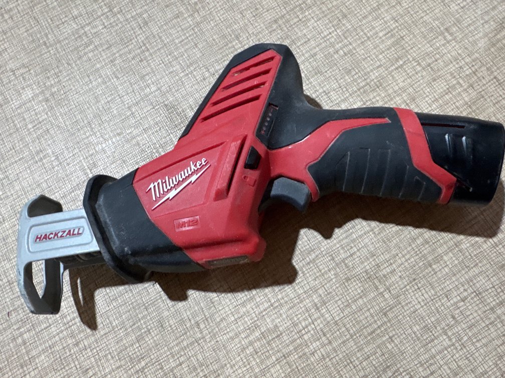 12volt Milwaukee 3.0 AH Hackzall Reciprocating Saw
