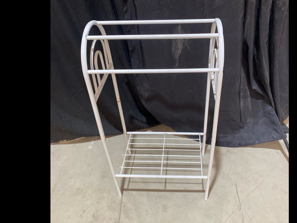 Metal Towel Rack/Quilt Rack
