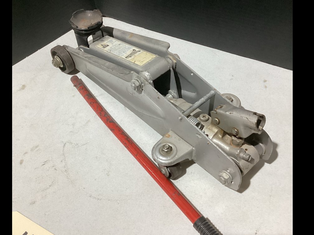 4000 Hydraulic Floor Jack