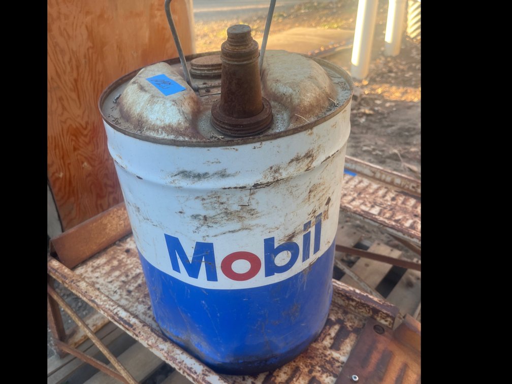 Mobil oil 5 Gallon Can