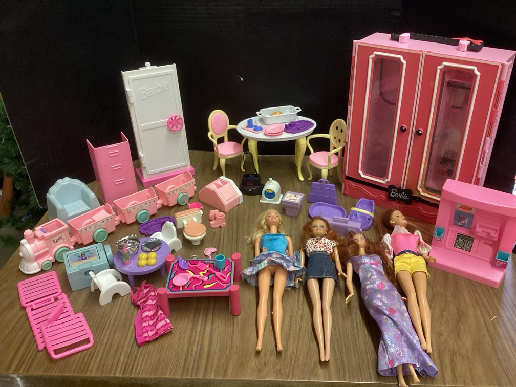 Barbies & Accessories