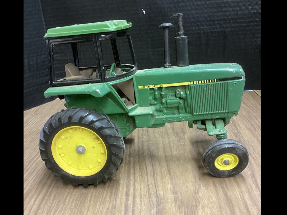 John Deere Sound Gard Cab Tractor 4430 Die Cast