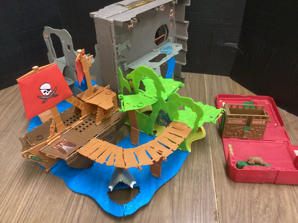 MatchBox Pirate Ship & Garage Pop Up Fold Play Sets