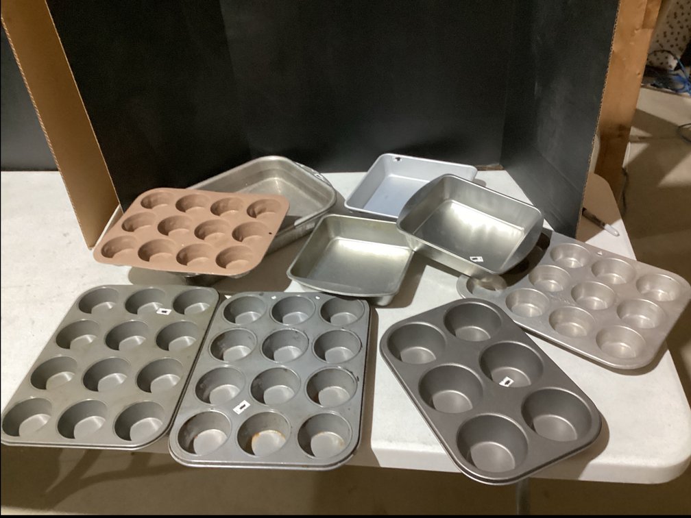 Assorted Bakeware
