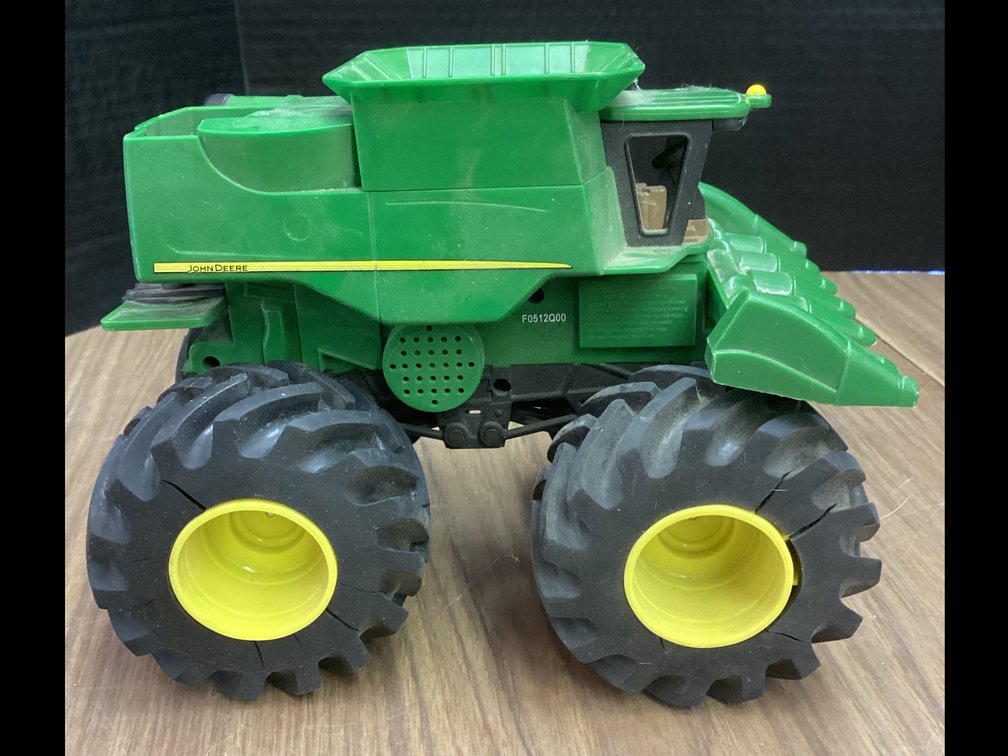 John Deere Greads Light & Sounds Combine Toy