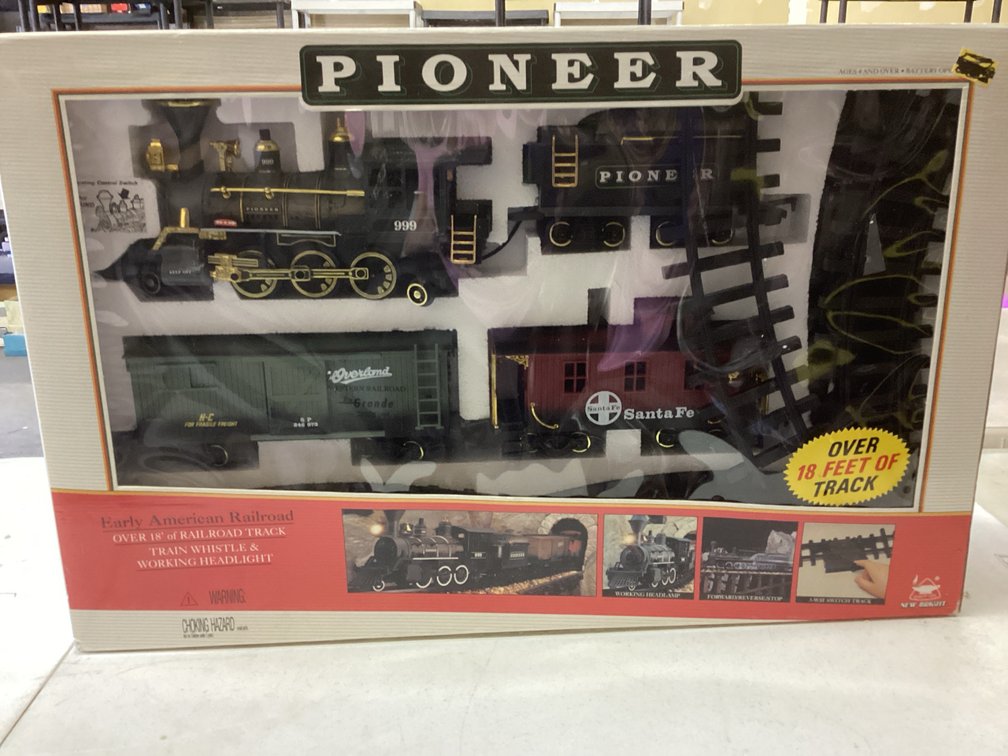 Pioneer Early American Railroad Train Set