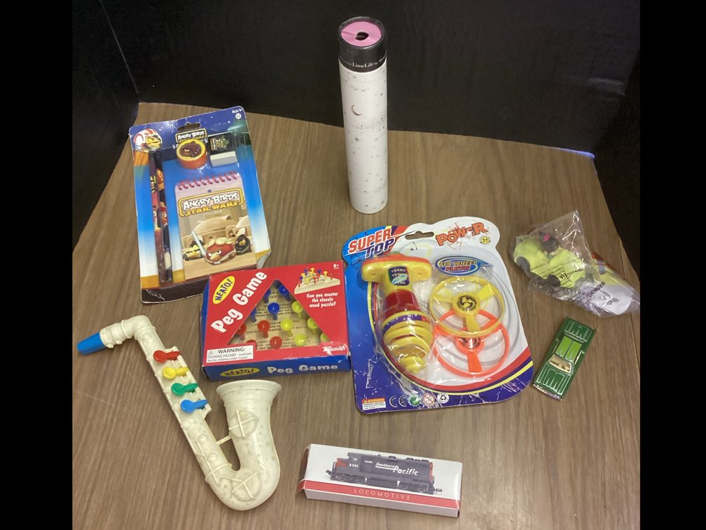 Assorted Games & Toys