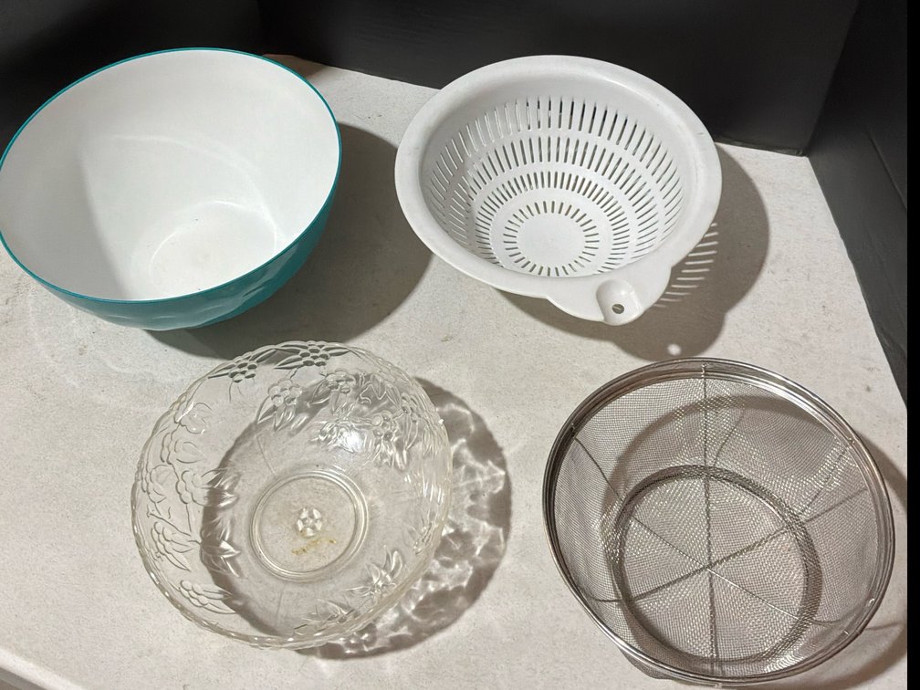 Serving Bowls & Strainers