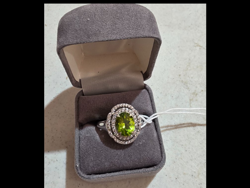 Ladies Green Stone Ring