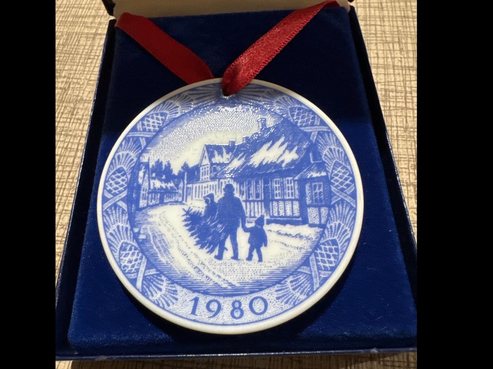 1980 Royal Copenhagen Porcelain Denmark Ornament