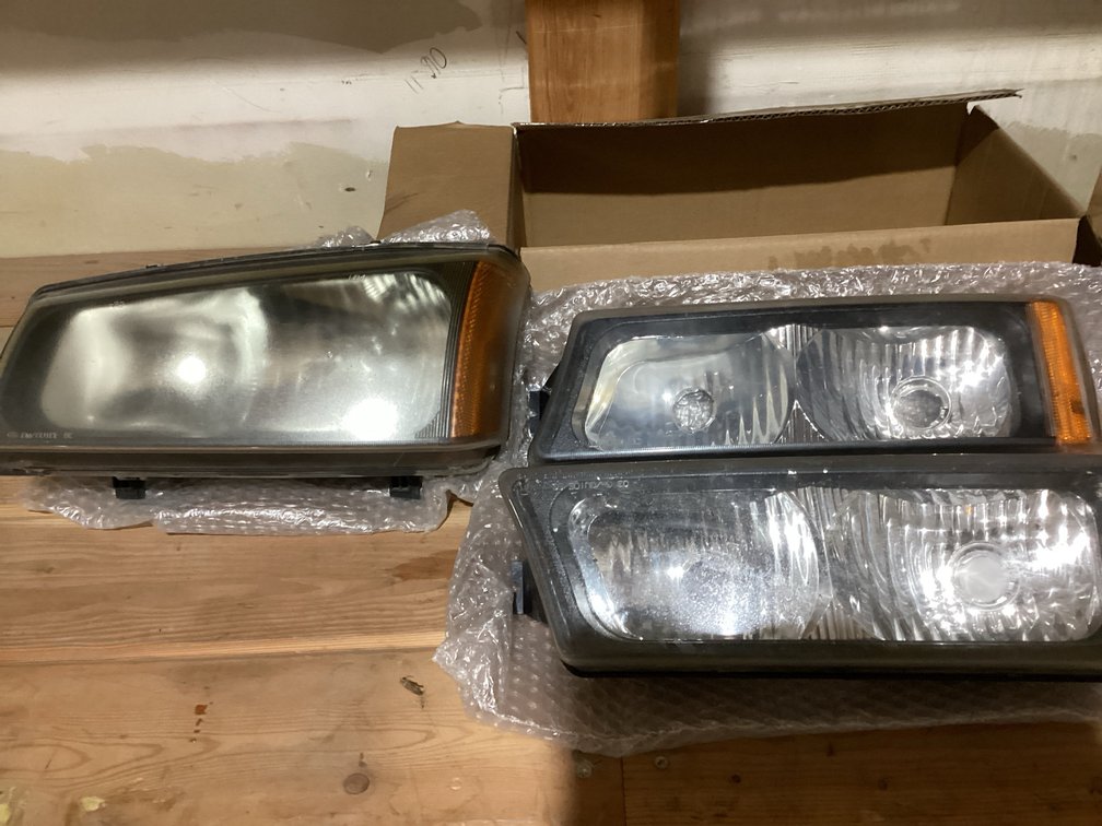 Chevy 2005  Headlight 3500, & Signal Lights