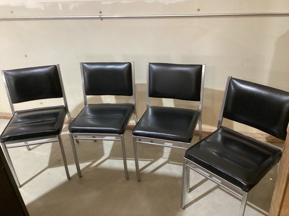 4 Chairs Soft  Padded