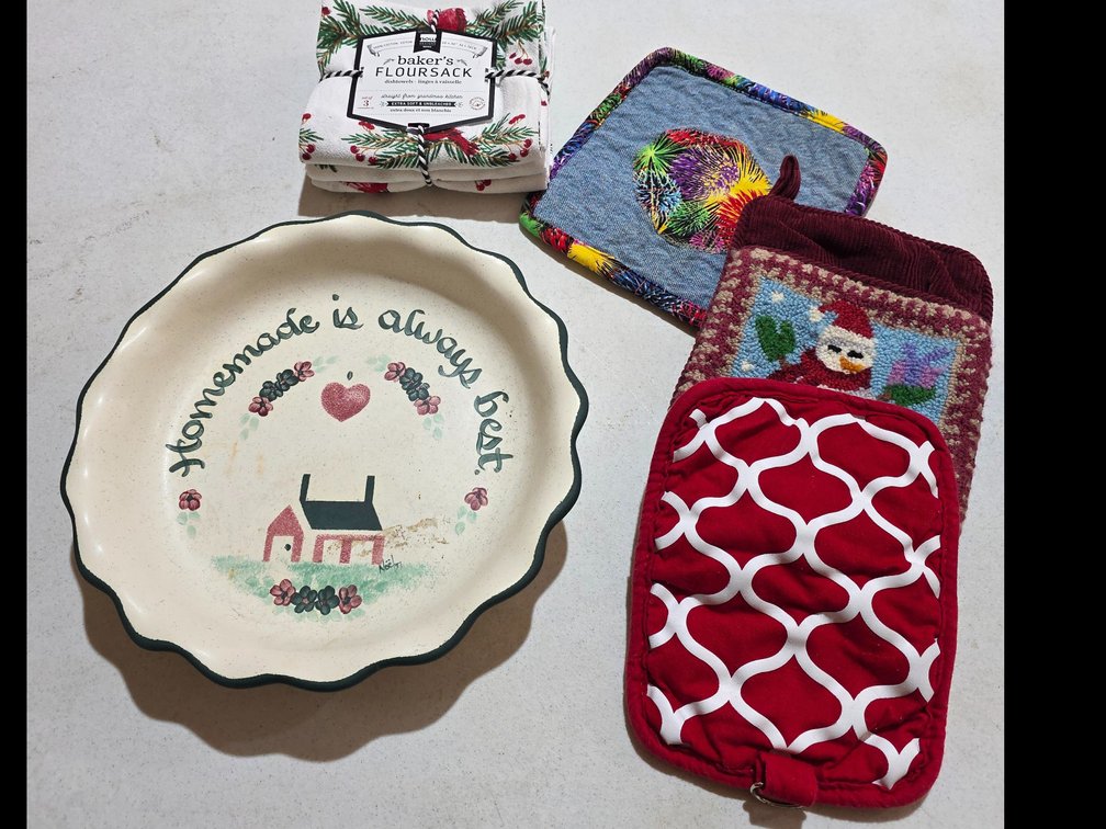 Pie Plate, Flour Sack Towels, Pot Holders