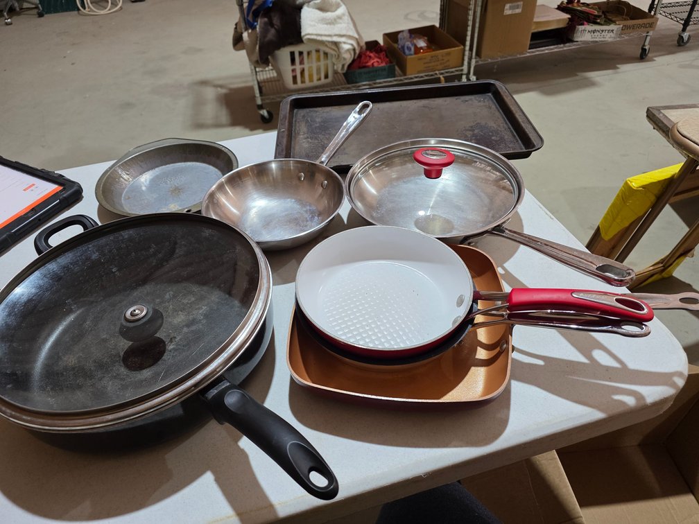 Frying Pans, Cookie Sheet, Pie Tin