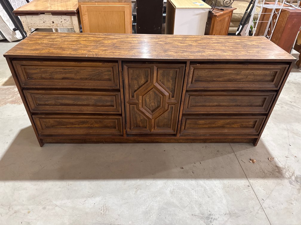 9 Drawer Dresser