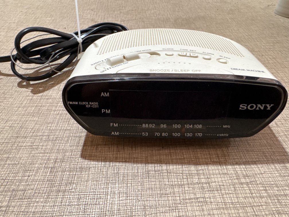 Sony AM/FM Radio Alarm Clock