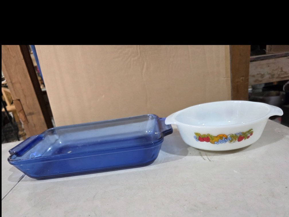 Anchor Hocking Cake Pan and Baking Dish