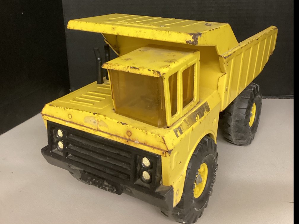 Metal Mighty Tonka Dump Truck