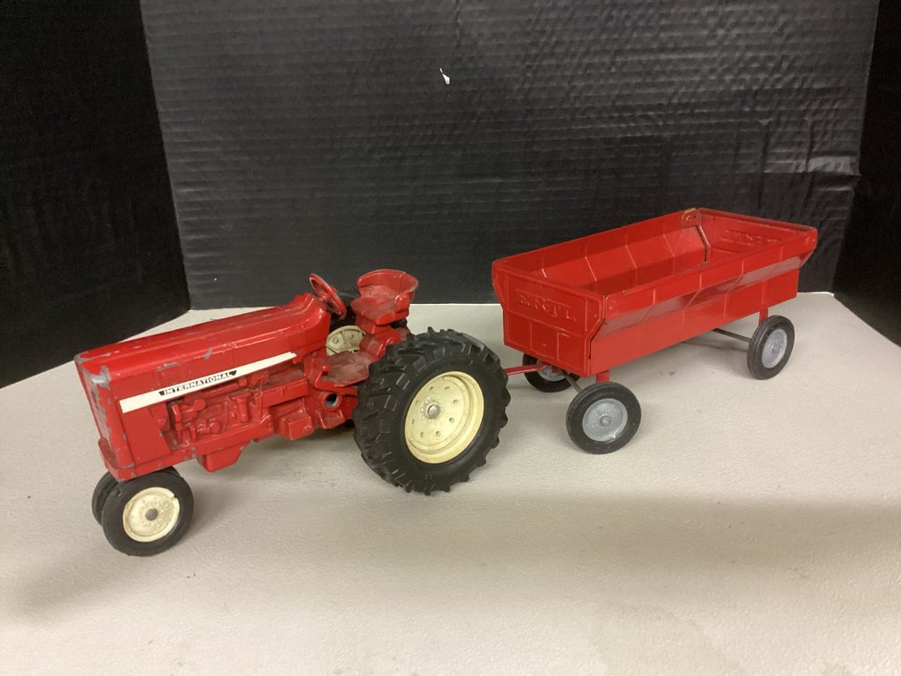ERTL International Die Cast Farm Tractor & Grain Wagon