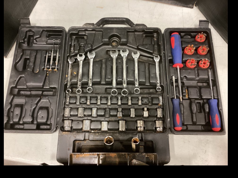 Master Mechanic Tool Set - Assorted Sockets & Openend Wrenchs both MM / SAE