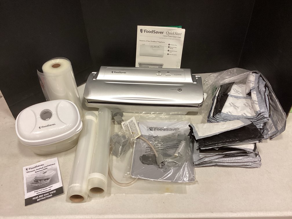 FoodSaver Machine & Accessories
