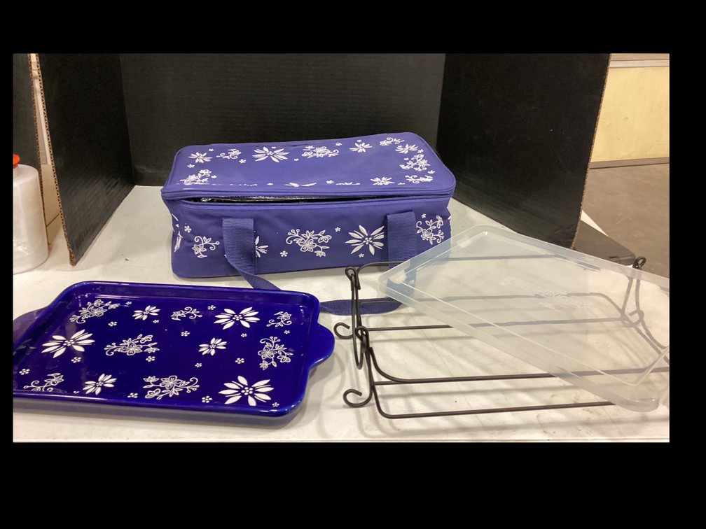 Temp-tations - Serving Tray, Lid, Casserole Carrier & Insulated Carrying Case