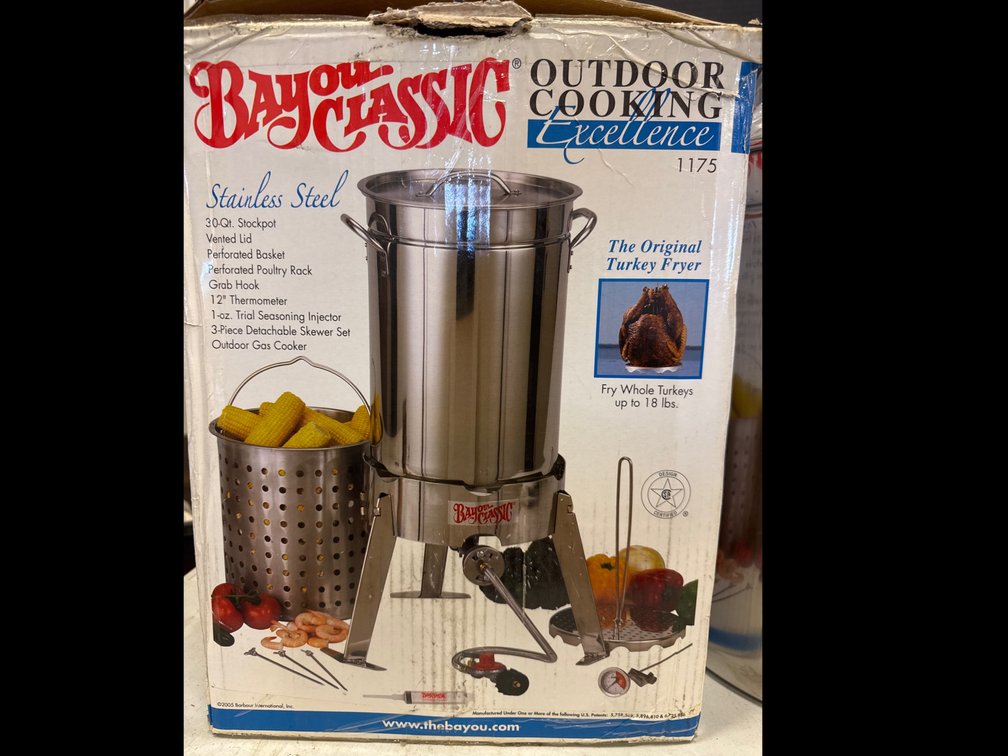 Bayou Classic Outdoor Turkey Fryer
