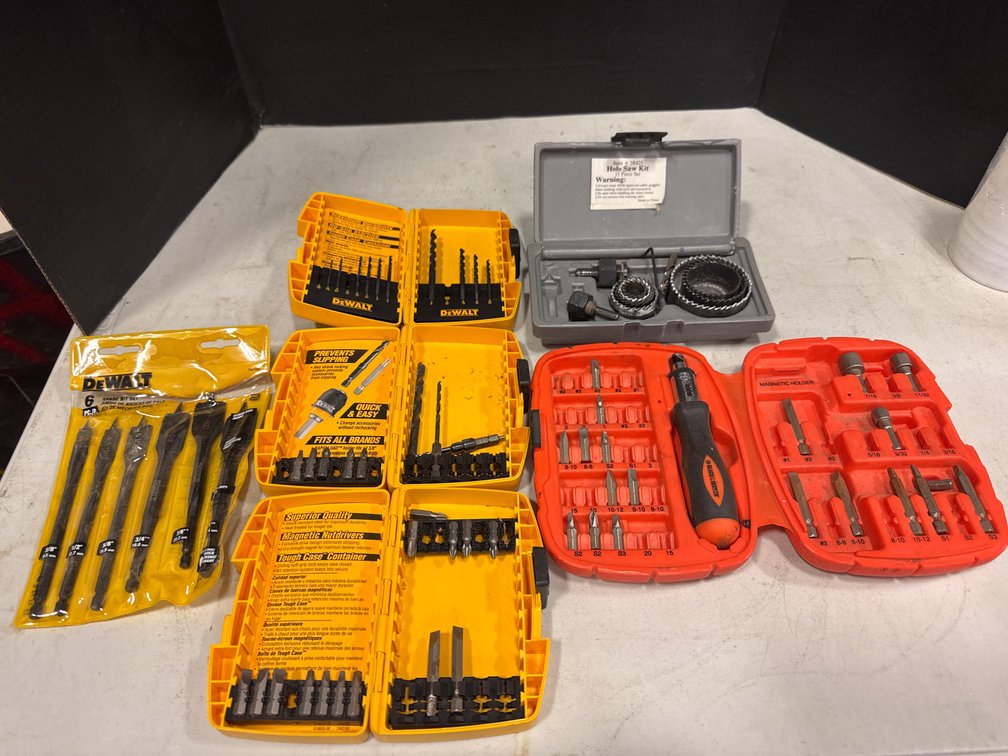 DeWalt/ Black & Decker Drill Bits, Spade Bits, Hole Saws, and Screwdriver Bits