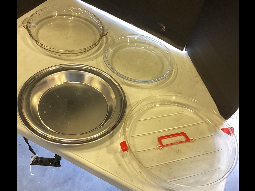Pyrex Pie Plates 9” - Pie.Carrier with Lid