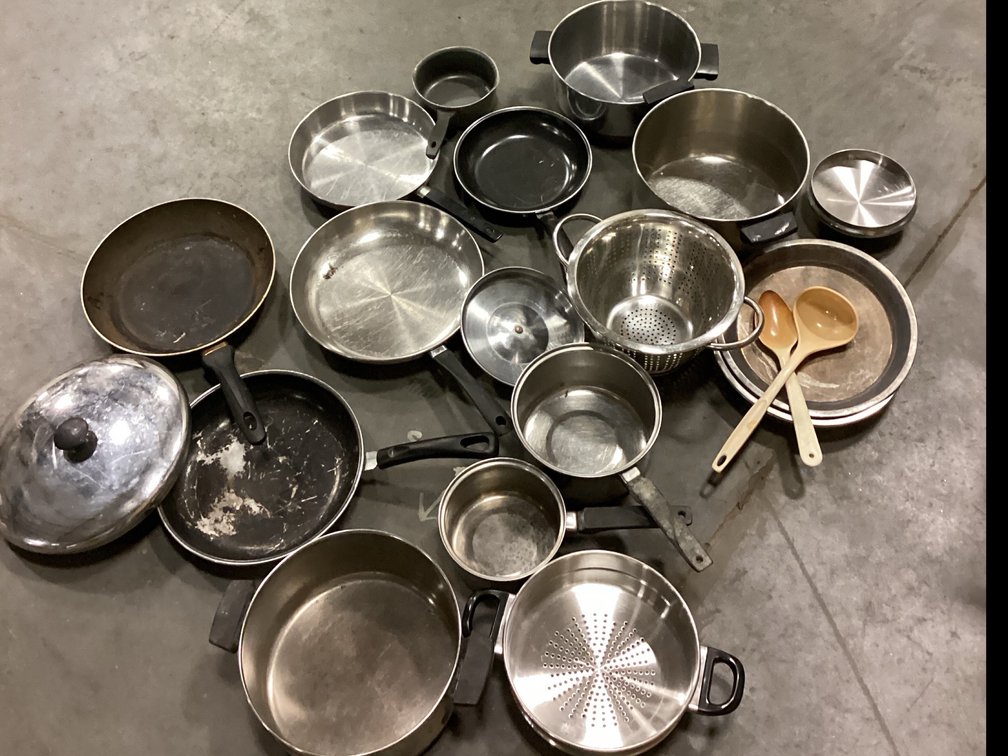 Assorted Pots, Pans, Lids & Strainers