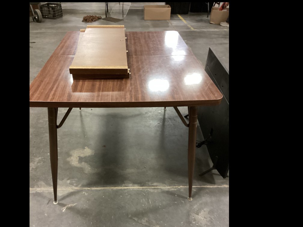 Dining Table with 2 Leafs