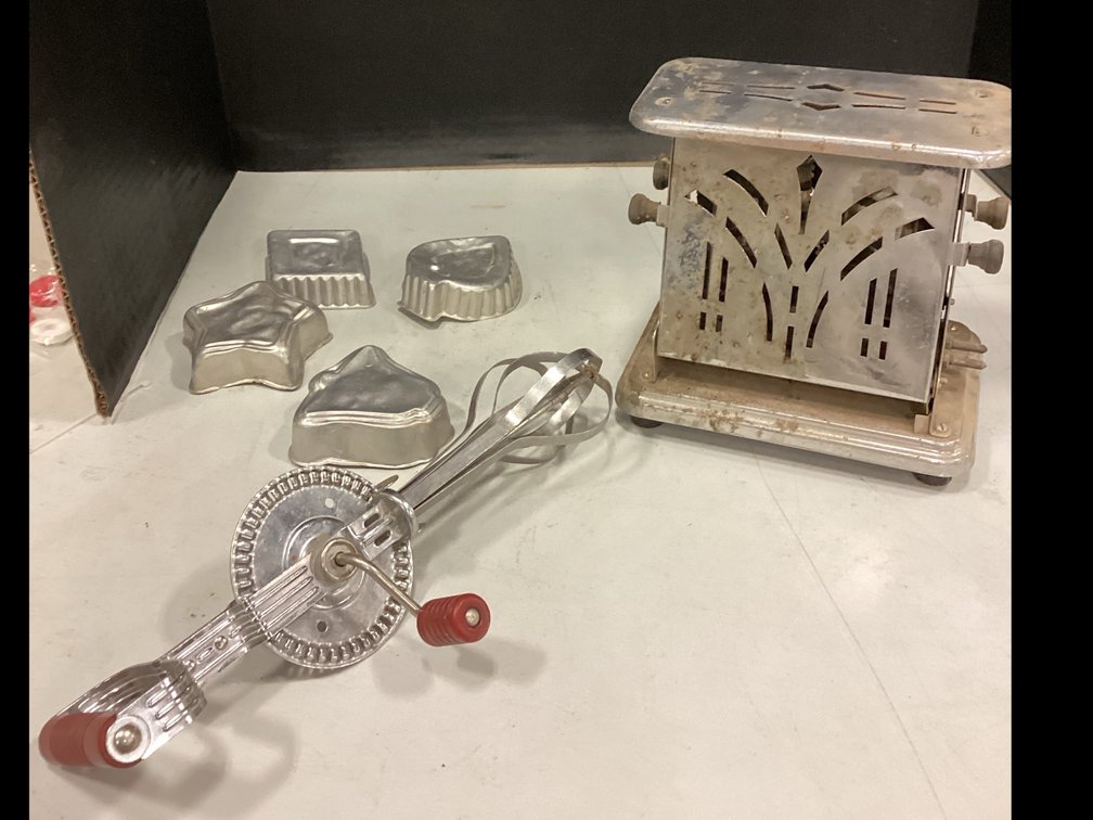 Vintage Kitchen Items