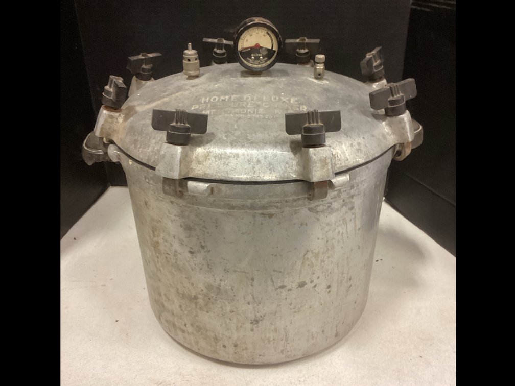 Home Deluxe Pressure Cooker