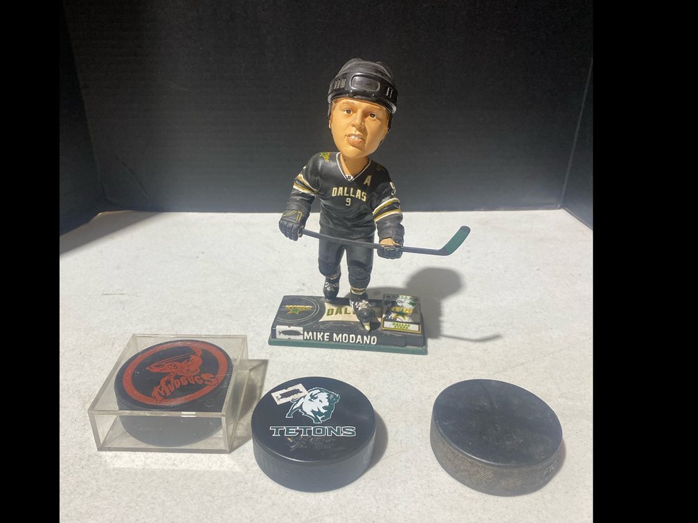 Hockey Collectibles