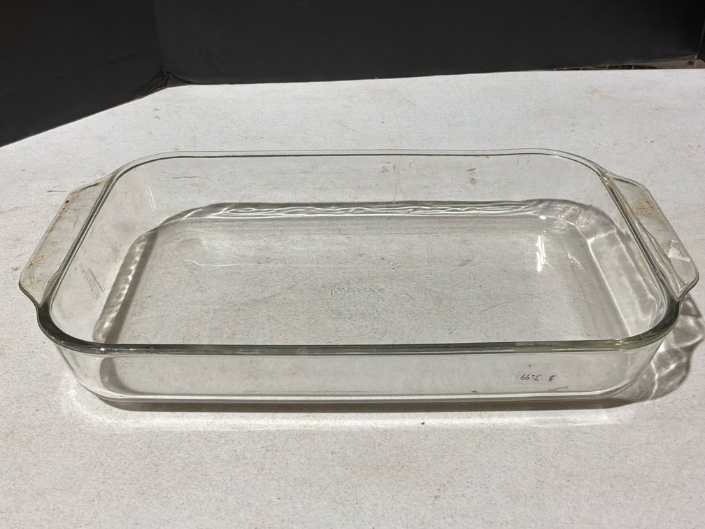 Pyrex Baking Dish & 2 Cup Measuring Cup
