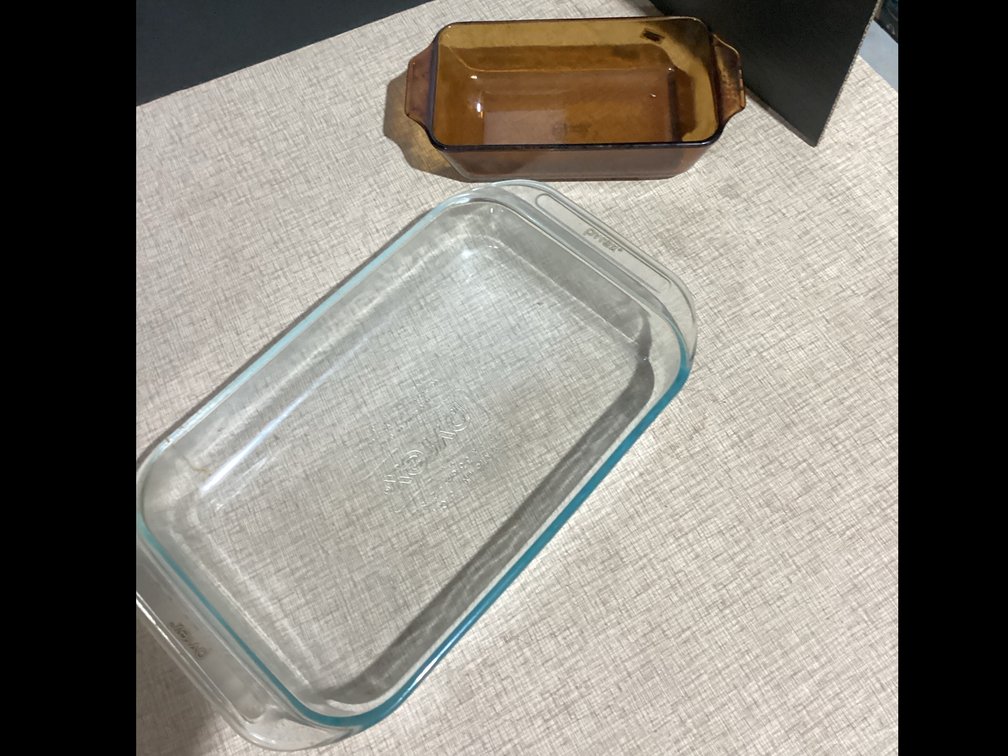 Anchor Hocking Loaf Pan & Pyrex Baking Dish