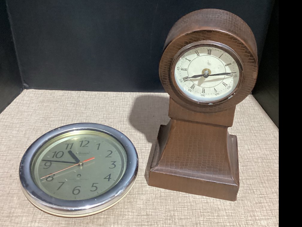 Wall Clock & Table Clock