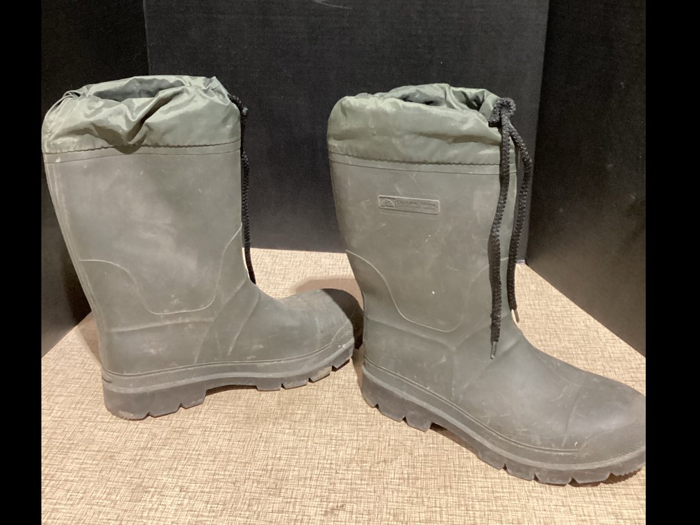 Ozark Trail Insulated Rubber Boots Size 9