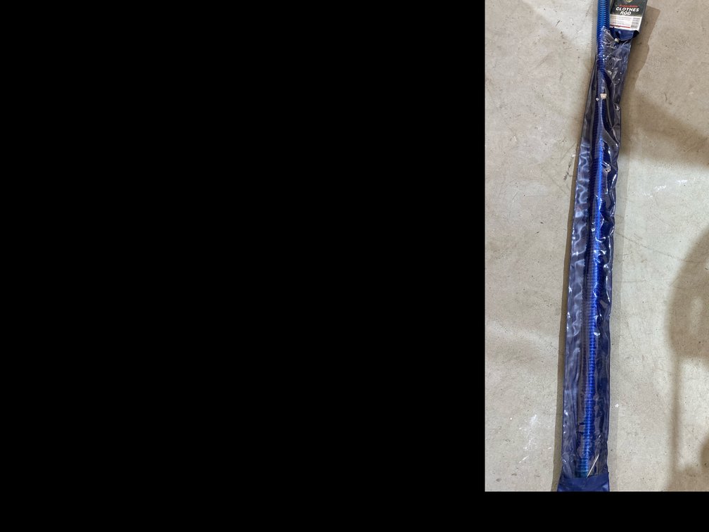 Expanding Vehicle Clothes Rod