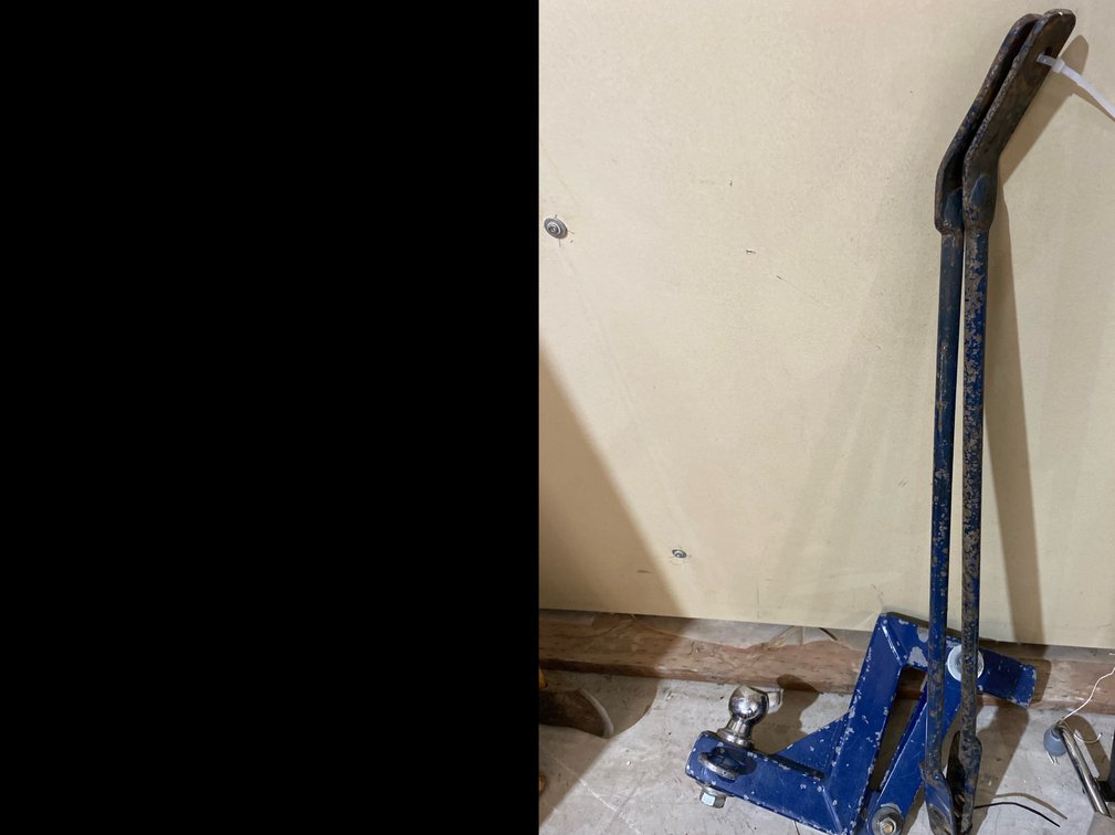 Dropped Hitch with 2” Ball & Braces