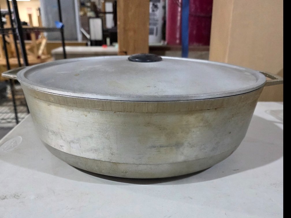 Cast Aluminum Dutch Oven