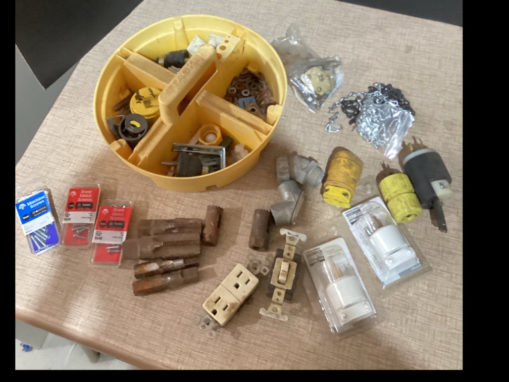 Pipe Taps - Screws, Washers, Plug Connectors Etc