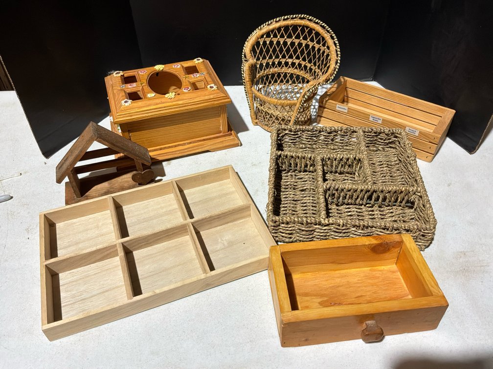 Assorted Wooden & Wicker Items