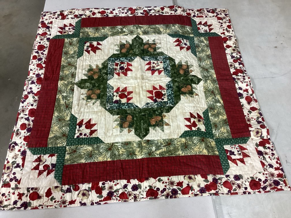 Quilted Christmas Wall Hanging