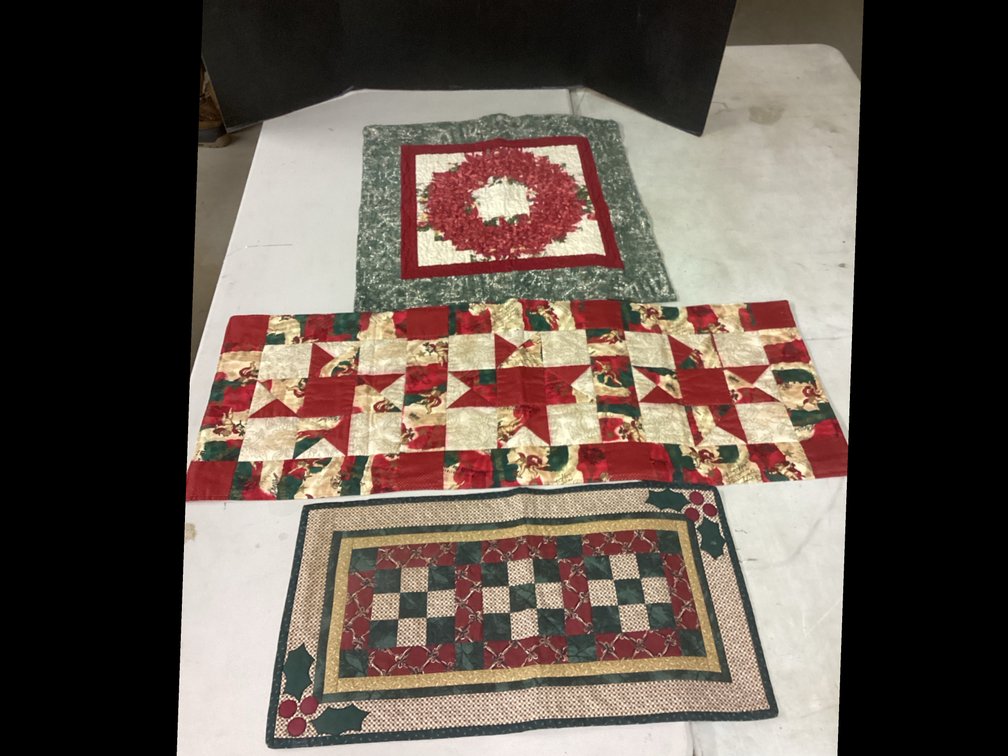 Christmas Quilted Wall Hanging & Table Runners