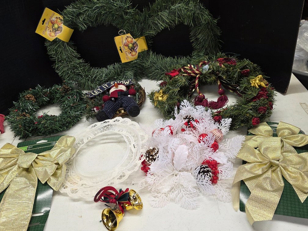 Christmas Wreathes and Bows