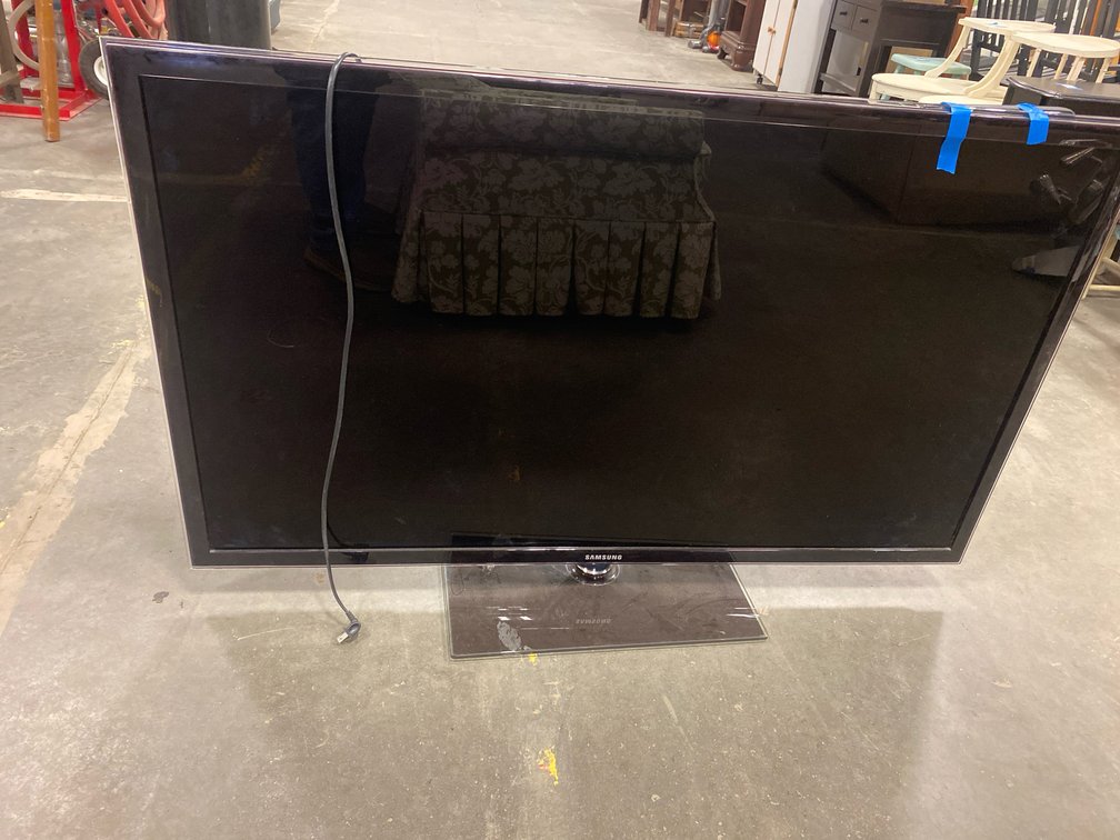 Samsung 55” HDMI TV with Remote