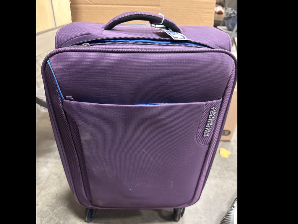 American Tourister Roller Suitcase