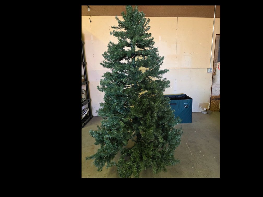 7Ft Christmas Tree With Tote